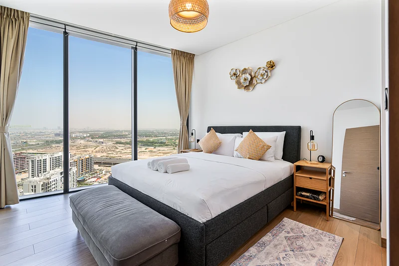 Chic 1BR w/ Balcony View, Gym, Pool & Kid-Friendly | Furnished | Flexible term63830359576961111