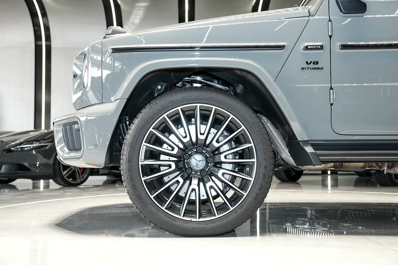 MERCEDES BENZ G63 2025 full option CARBON INTERIOR63613985482370112