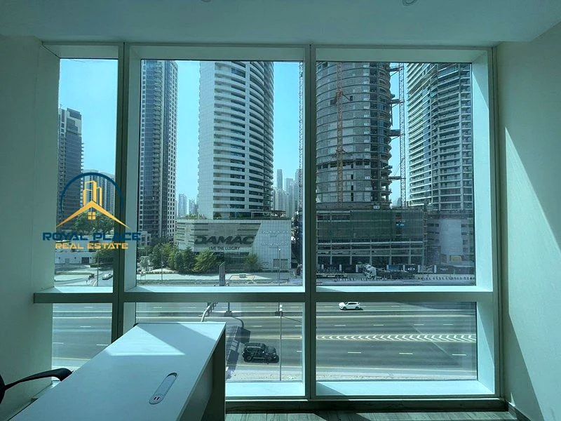 مساحة مكتبية حديثة | مجهزة بالكامل | ميزات رائعة63621017625218113