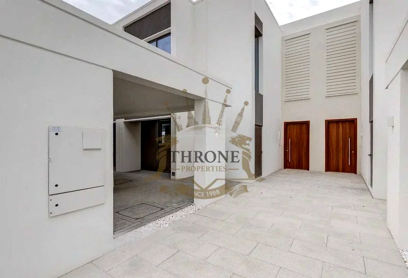 Handover Soon- Close to Amenities- Next to corner unit63947787176578111