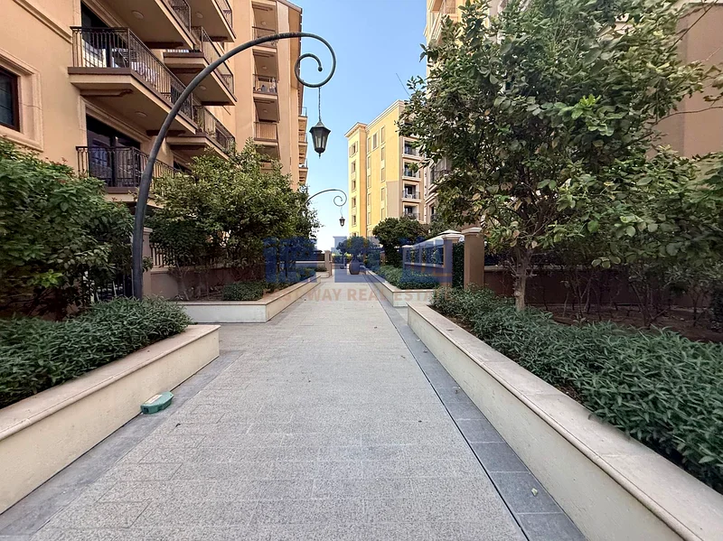 بيع مرهق | شاغر | فناء كبير63915361752705110