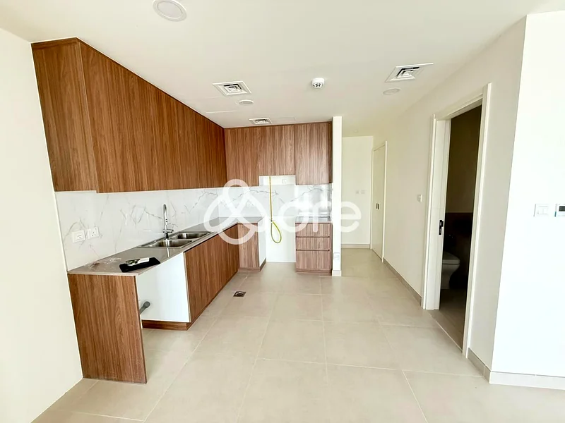 Close to Pool & Park | Single Row | Bright | 3+M63737272573441113
