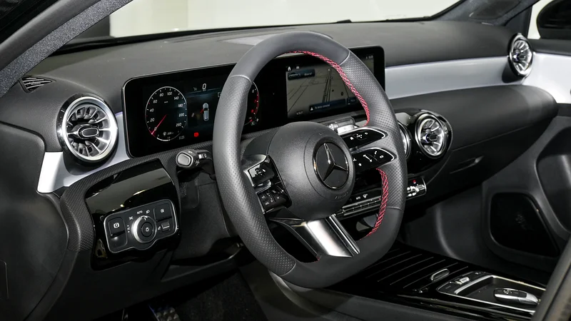 A 200 | عقد ضمان وخدمة Gargash حتى 5 سنوات أو 105,000 كم - VSB 3547363613738299649114
