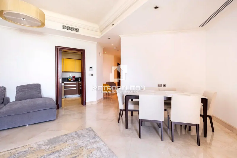 Sea View | Vacant on Transfer | Beachfront64007086869250113