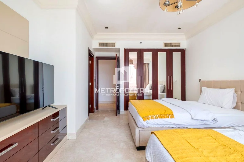Sea View | Vacant on Transfer | Beachfront64007086869250114