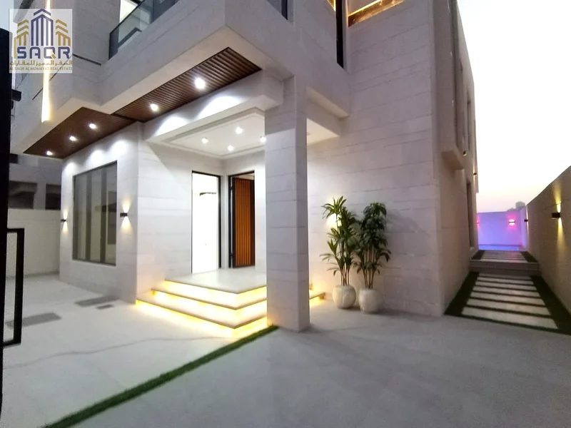 4 bedroom villa with 2 halls and a swimming pool, freehold, no annual service fees, at a price including fees63911828143361110