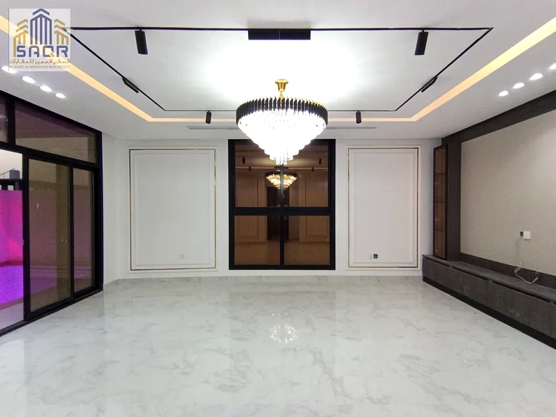 4 bedroom villa with 2 halls and a swimming pool, freehold, no annual service fees, at a price including fees63911828143361114