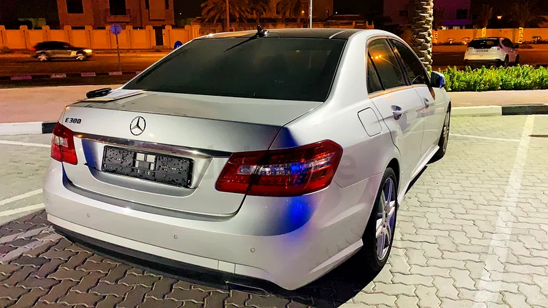 مرسيدس بنز جي سي سي E300 أفانت-غاردي E300 (نقي جدًا)63699043870595114