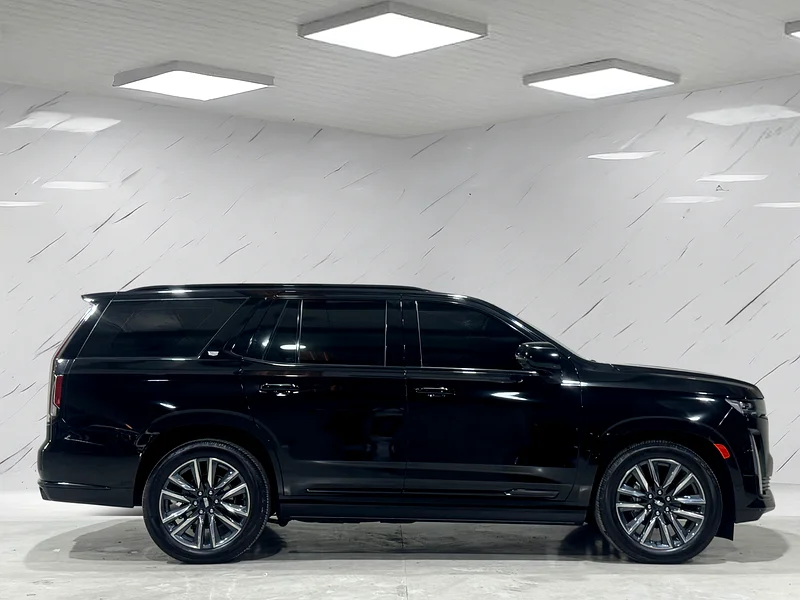5,240AED / MONTH -- AGENCY WARRANTY/SERVICE -- CADILLAC SPORT 6.2 V863612058227331113