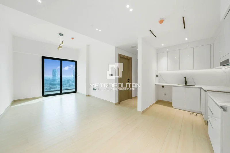Prime Location| Brand New | Mid Floor | Open View63781309527811110