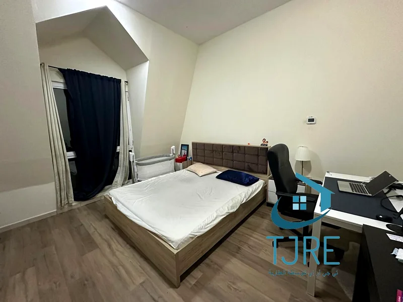 Upgraded | Vacant on Transfer | Prime Location63935661342082111
