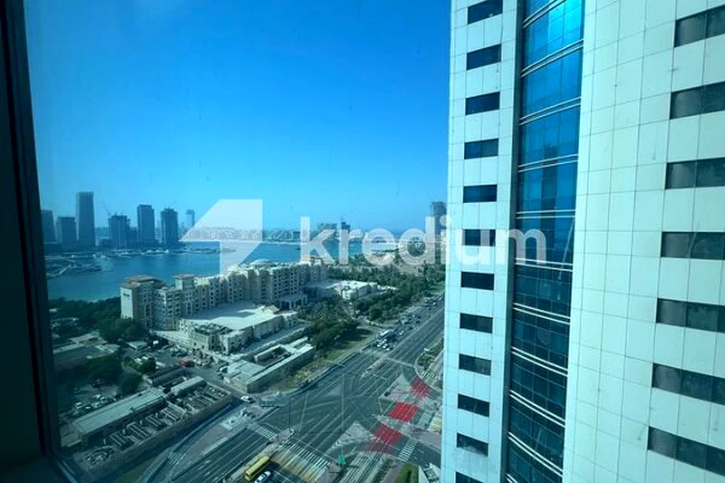 موقع متميز | طابق عالي | بدون رسوم تبريد63776323440259112