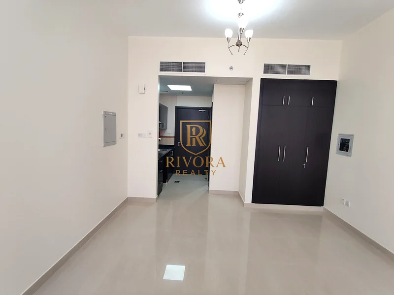 STUDIO I FRONT VIEW I W/ PARKING63744985329793110