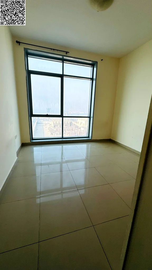 Free parking and air conditioning with the best and largest two rooms and a hall with 3 bathrooms and a balcony with a beautiful view. Very spacious a63810910456195110