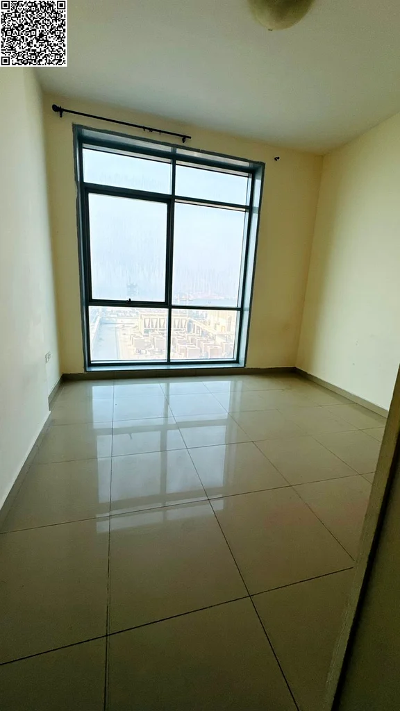 Free parking and air conditioning with the best and largest two rooms and a hall with 3 bathrooms and a balcony with a beautiful view. Very spacious a63810910456195113