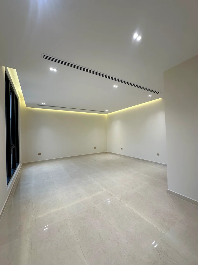 Brand new! Modern villa ( 5 bed room+2 living room +majlis+dining room+kitchen +maid room+store+parking63654979026050114