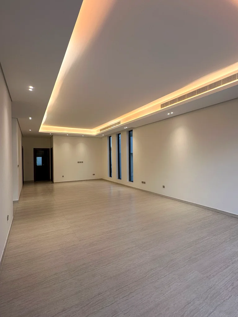 Brand new! Modern villa ( 5 bed room+2 living room +majlis+dining room+kitchen +maid room+store+parking63654979026050111