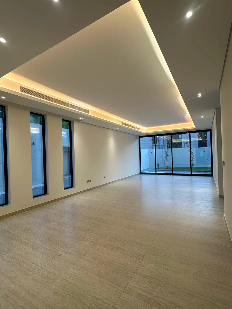 Brand new! Modern villa ( 5 bed room+2 living room +majlis+dining room+kitchen +maid room+store+parking63654979026050110