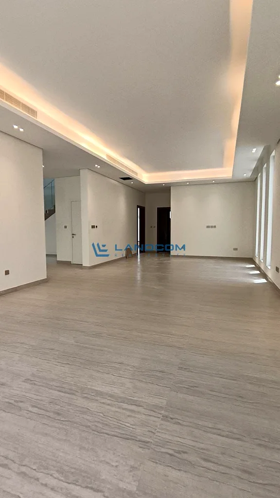 |فيلا فاخرة جديدة بالكامل | 5 غرف نوم + غرفة خادمة | للعائلات فقط|63726296914690110