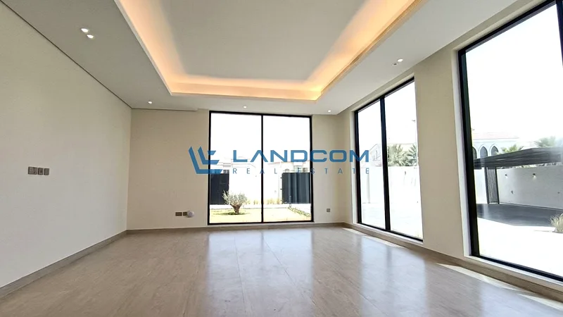 |فيلا فاخرة جديدة بالكامل | 5 غرف نوم + غرفة خادمة | للعائلات فقط|63726296914690114