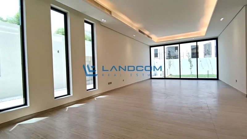 |فيلا فاخرة جديدة بالكامل | 5 غرف نوم + غرفة خادمة | للعائلات فقط|63726296914690111