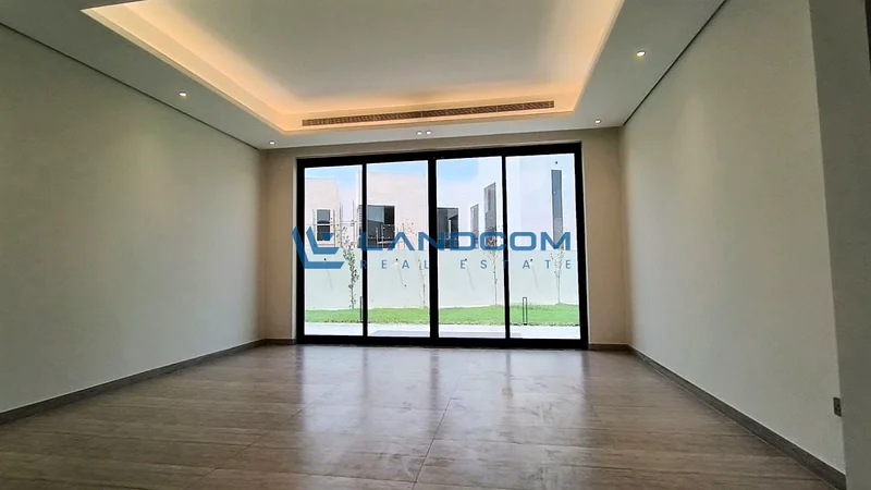 |فيلا فاخرة جديدة بالكامل | 5 غرف نوم + غرفة خادمة | للعائلات فقط|63726296914690113
