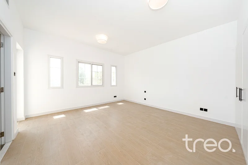 Lake view | Upgraded | Type 3M | VOT63922512561026114