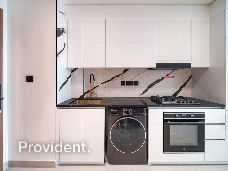 Spacious Studio | Luxury Living | Canal View63793383379457112