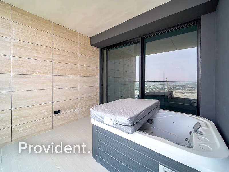 Spacious Studio | Luxury Living | Canal View63793383379457114