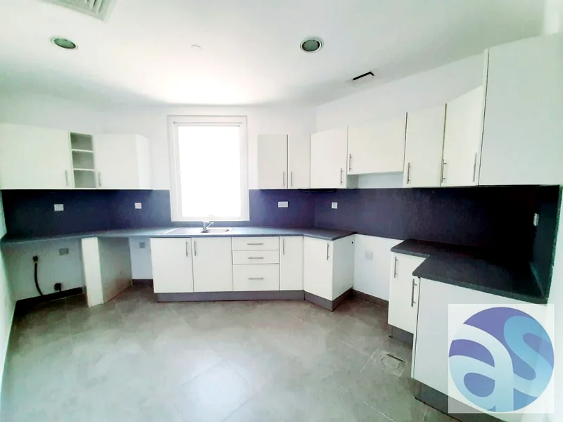 Vacant / 2 BR with Maids Room / Family Building / Chiller Free63923532285441113