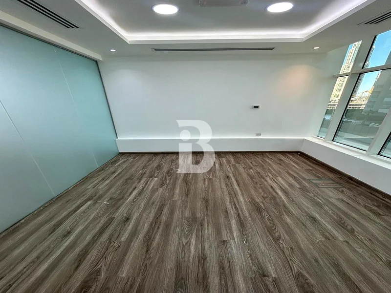 مجهز بالكامل | تجديد حديث | تم عمل الفواصل63621194821891114