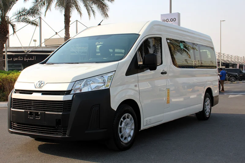 Full Service History Toyota Hiace 2023 Gcc High Roof 13 Seater 3.5V6 Like New ( 1916 x 60) Per Month63612449047810112