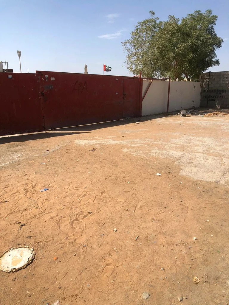 20000 SQ.FT  OPOEN LAND // CONCRETE -ROAD BASED  FLOORING // SEWA -23KW// 1 OFFIC// CLOSE TO MAIN ROADE63622816251011111