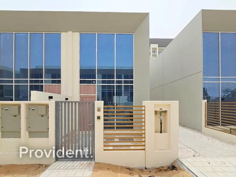 Corner Unit | Two Parking's | Negotiable63735863337475112