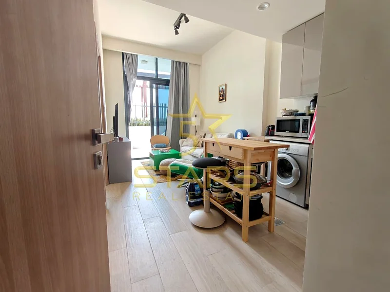 Well Maintained | Balcony | Prime Riviera Address63975163866753113