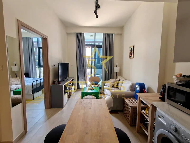 Well Maintained | Balcony | Prime Riviera Address63975163866753111
