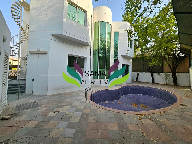 5 غرف نوم + خادمة | حديقة | مسبح خاص | أم سقيم 163654980829826110