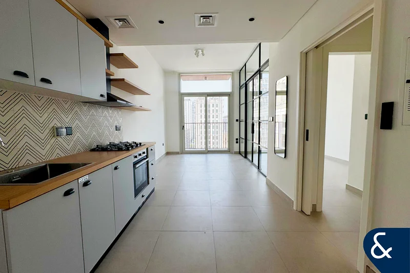 Great Investment | Pool View | Open Plan64044326343042110