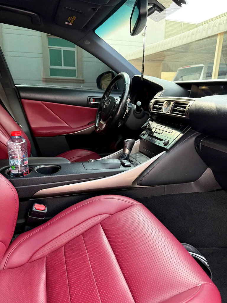 Lexus is 300 2016 very clean car full maintained63612074438403113