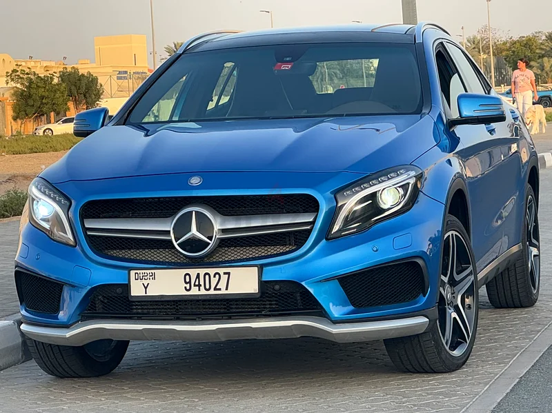 MERCEDES BENZ GLA 250 - GCC SPEC - AMG LINE - 2 KEYS63613463056257112