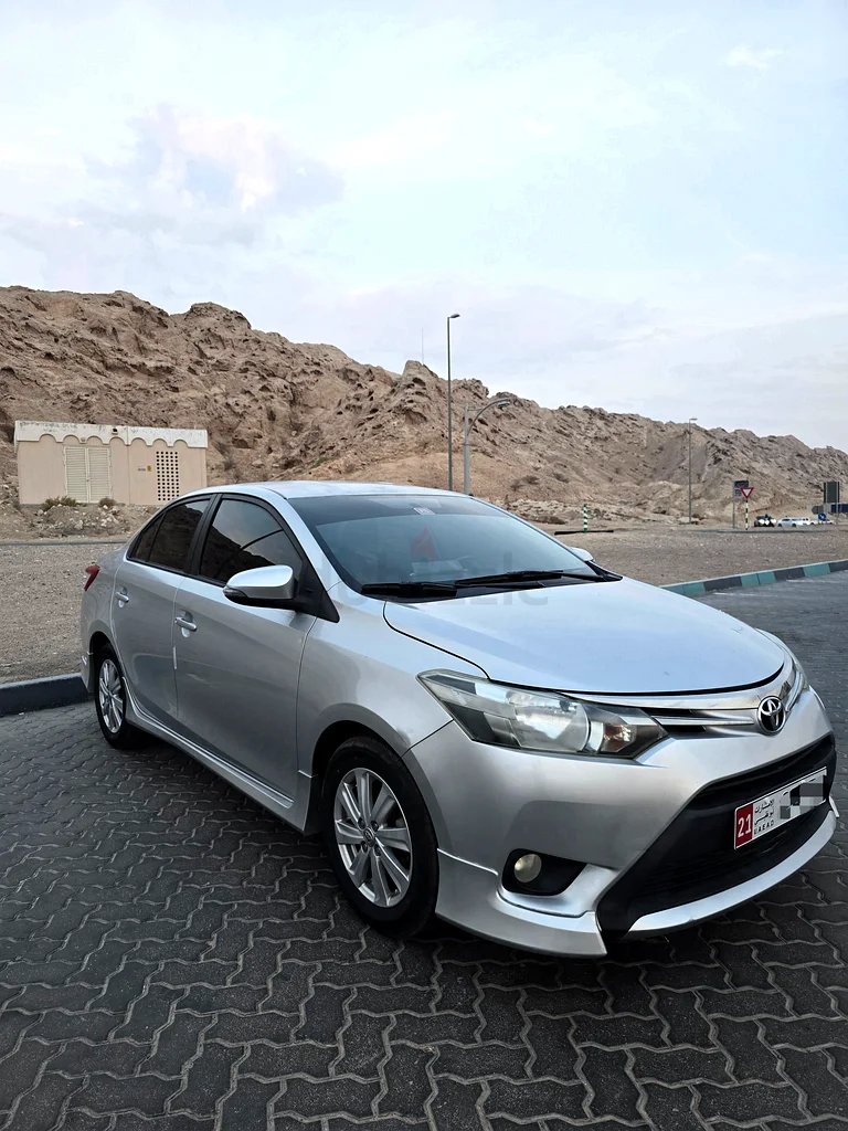 2015 Toyota Yaris Sport, Excellent condition63612448954371112