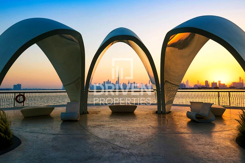 Close to Metro | Creek Tower View | High ROI64024729432705111