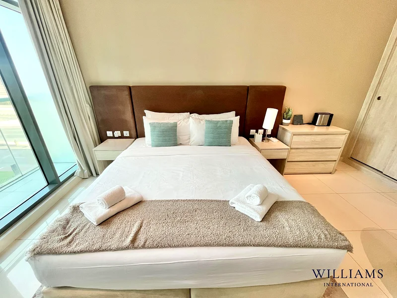 VACANT | HIGH FLOOR | INFINITY POOL63752265921667114