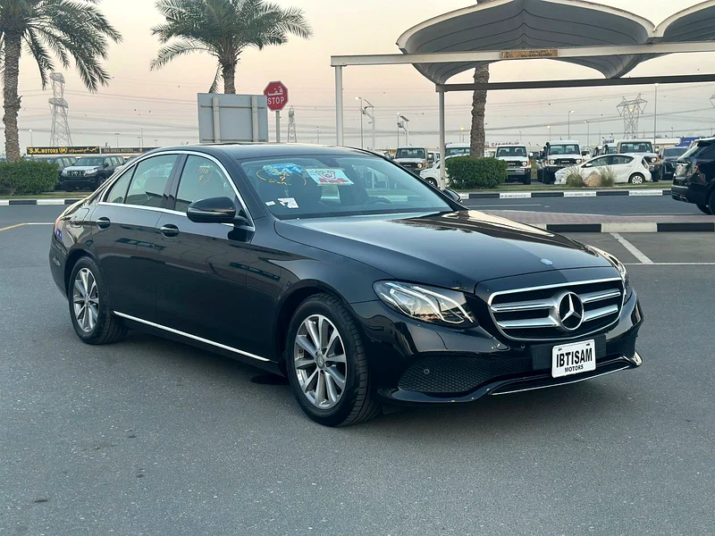 MERCEDES E 200 - 2016 - 33,000 kms - JAPANESE SPEC63613985902850112
