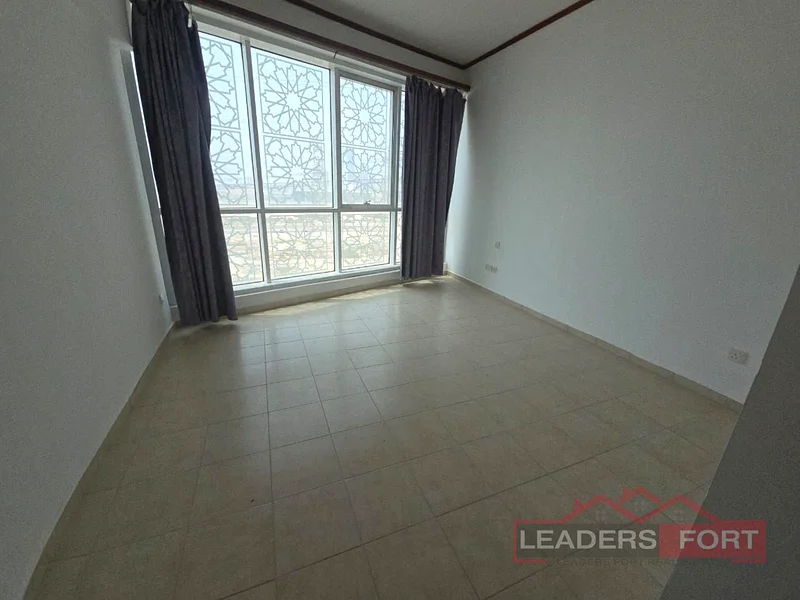 استوديو جيد بالقرب من مترو حديقة الاكتشاف63729499736194110