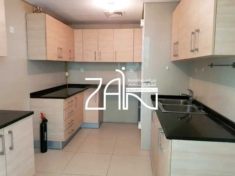 Elegant Luxury Apartment with Sparkling Canal View63845948473858114
