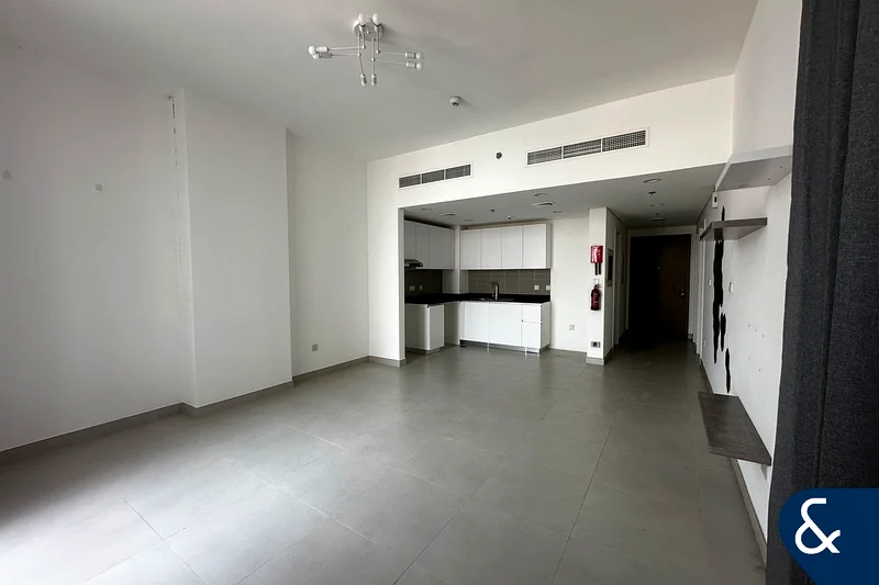 غير مفروش | تخطيط واسع | منطقة مميزة63751303906050112