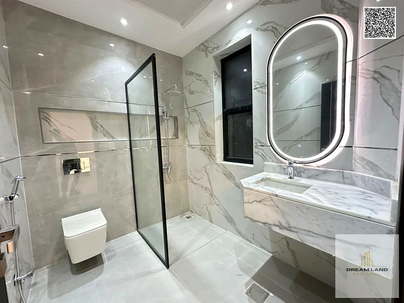 Villa for sale directly from the owner, including registration and ownership fees, personal finishing, on a main street, close to all services, freeho63901798425859113
