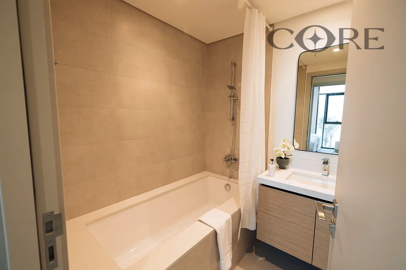 LUXURY UPGRADED | SEA VIEW | VACANT ON TRANSFER64026244488578113