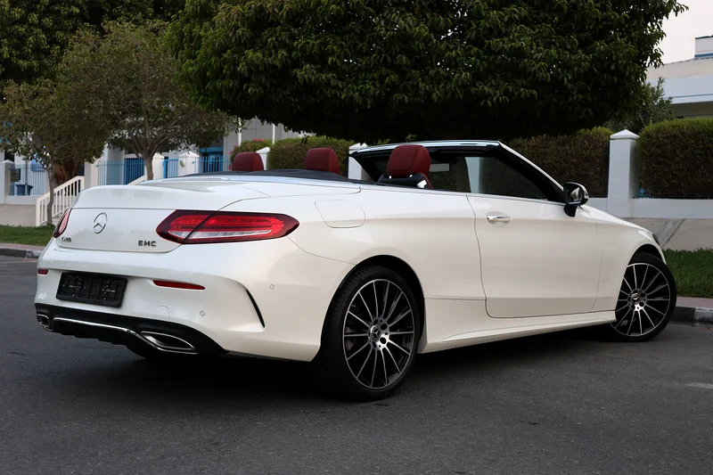MERCEDES BENZ C200 AMG CONVERTIBLE - GCC SPECS - ACCIDENT FREE-UNDER WARRANTY63613133647491112